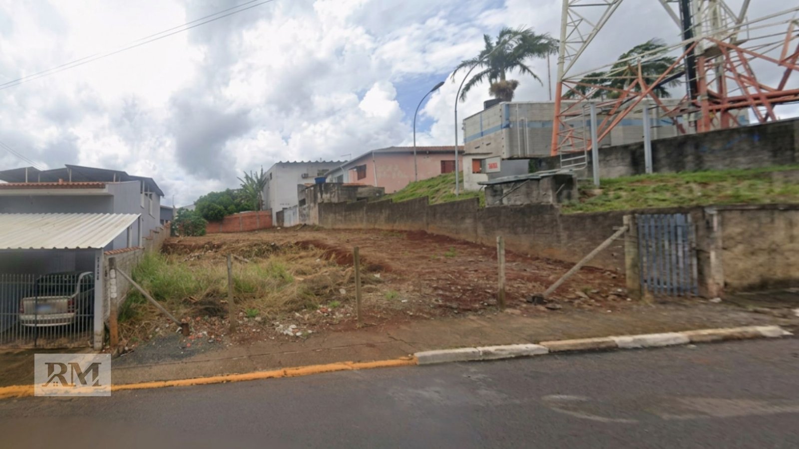 Terreno comercial próximo ao centro com 433 m²