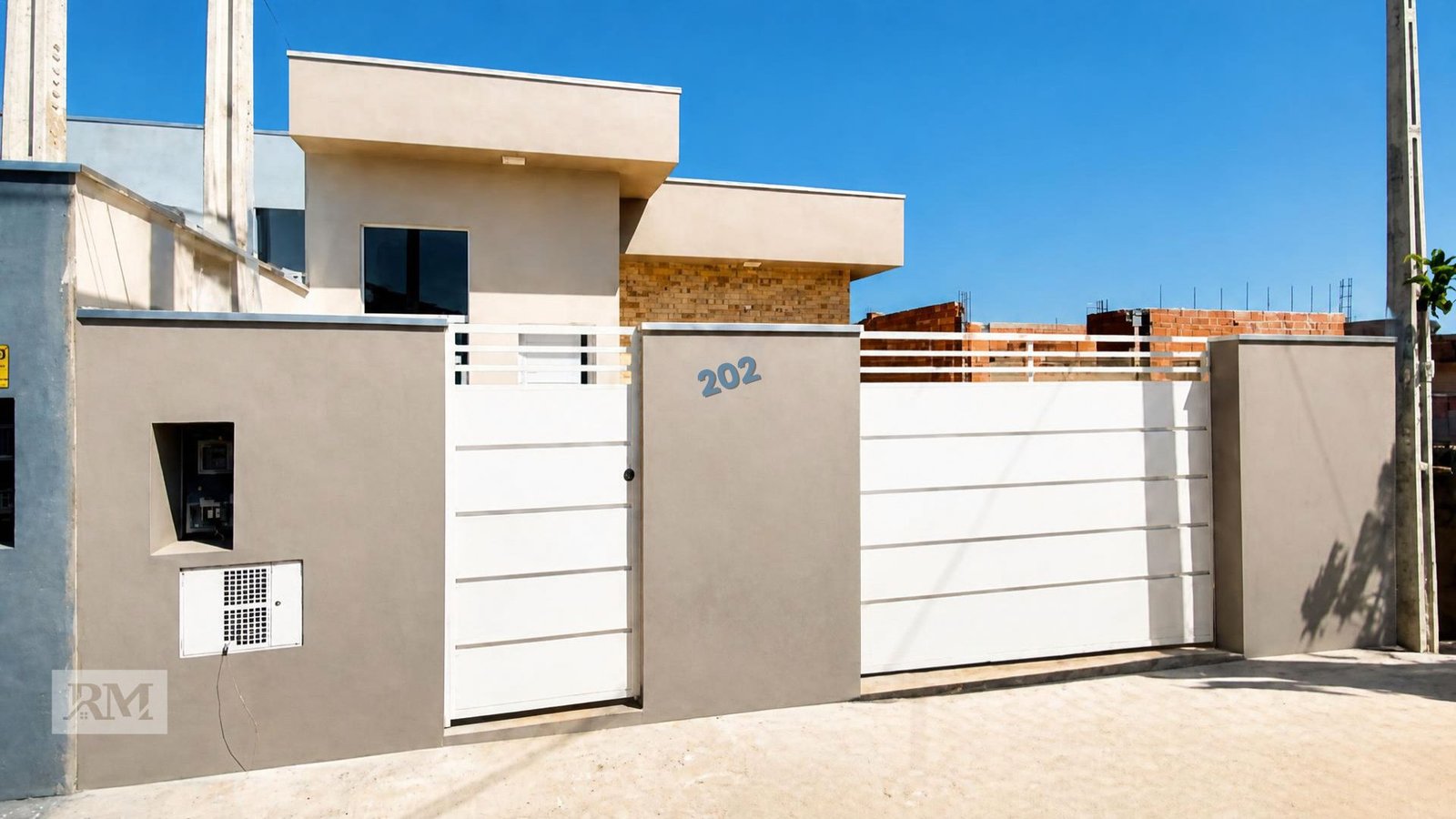 casa com suíte e amplo quintal
